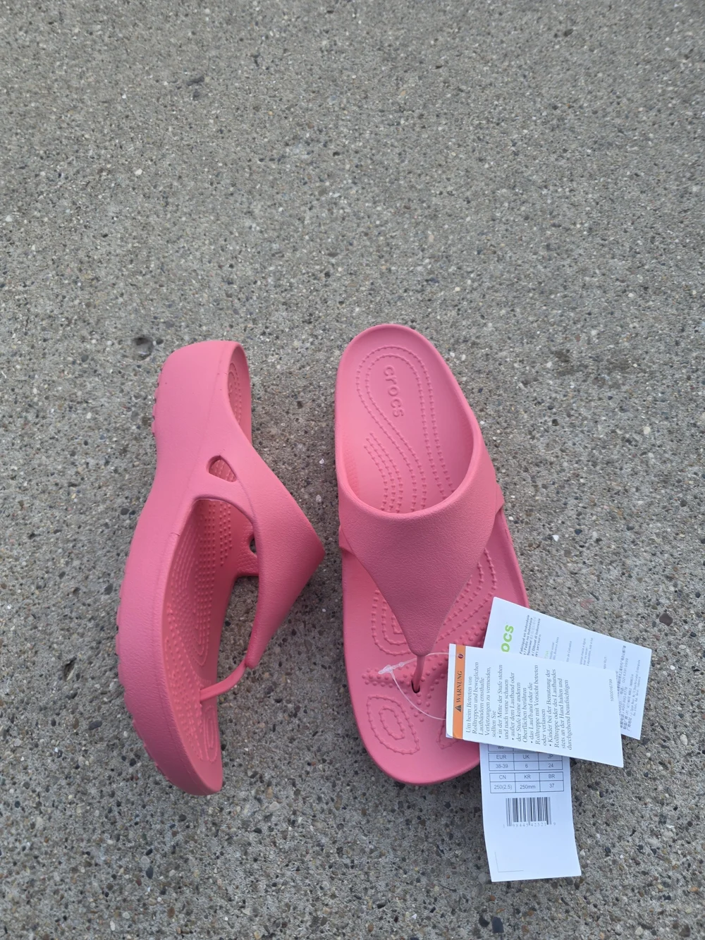 CROCS Women's Coral Pink Thong Sandals Size 10